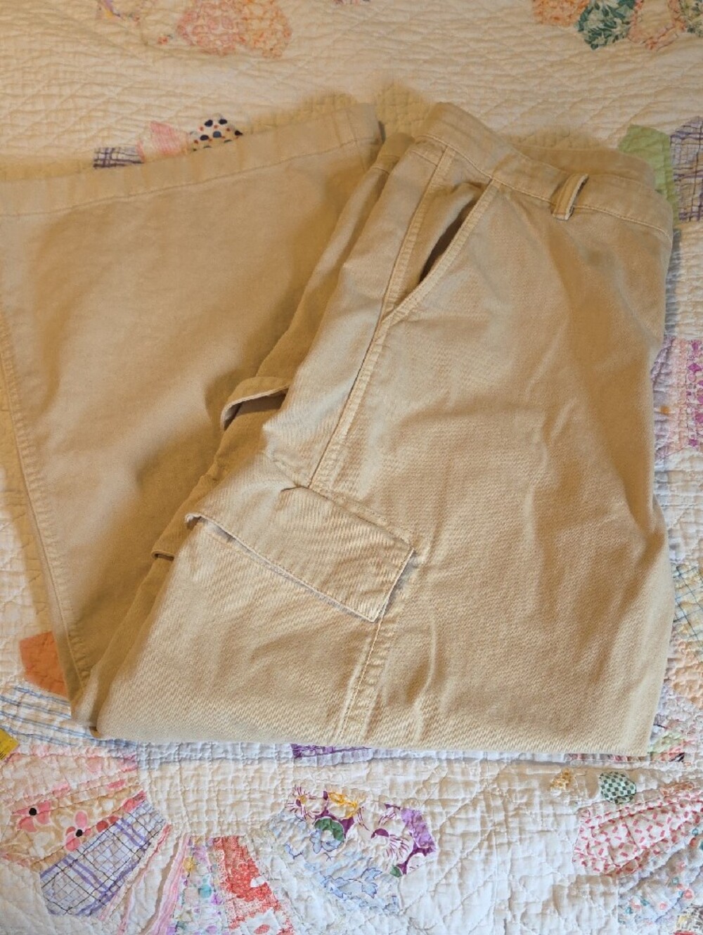 GAP Women's Cargo Pants - Picture 7 of 12